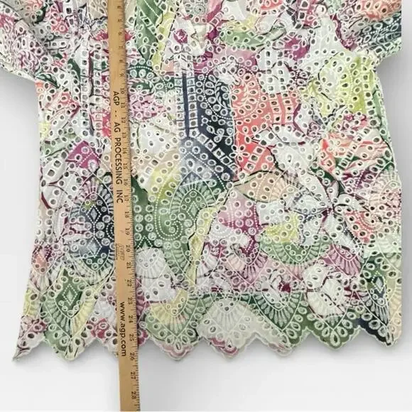 Chico’s Eyelet Tunic Blouse Size 1.5 / US 10 Boho Cottagecore Resort Cotton Top - Picture 6 of 9